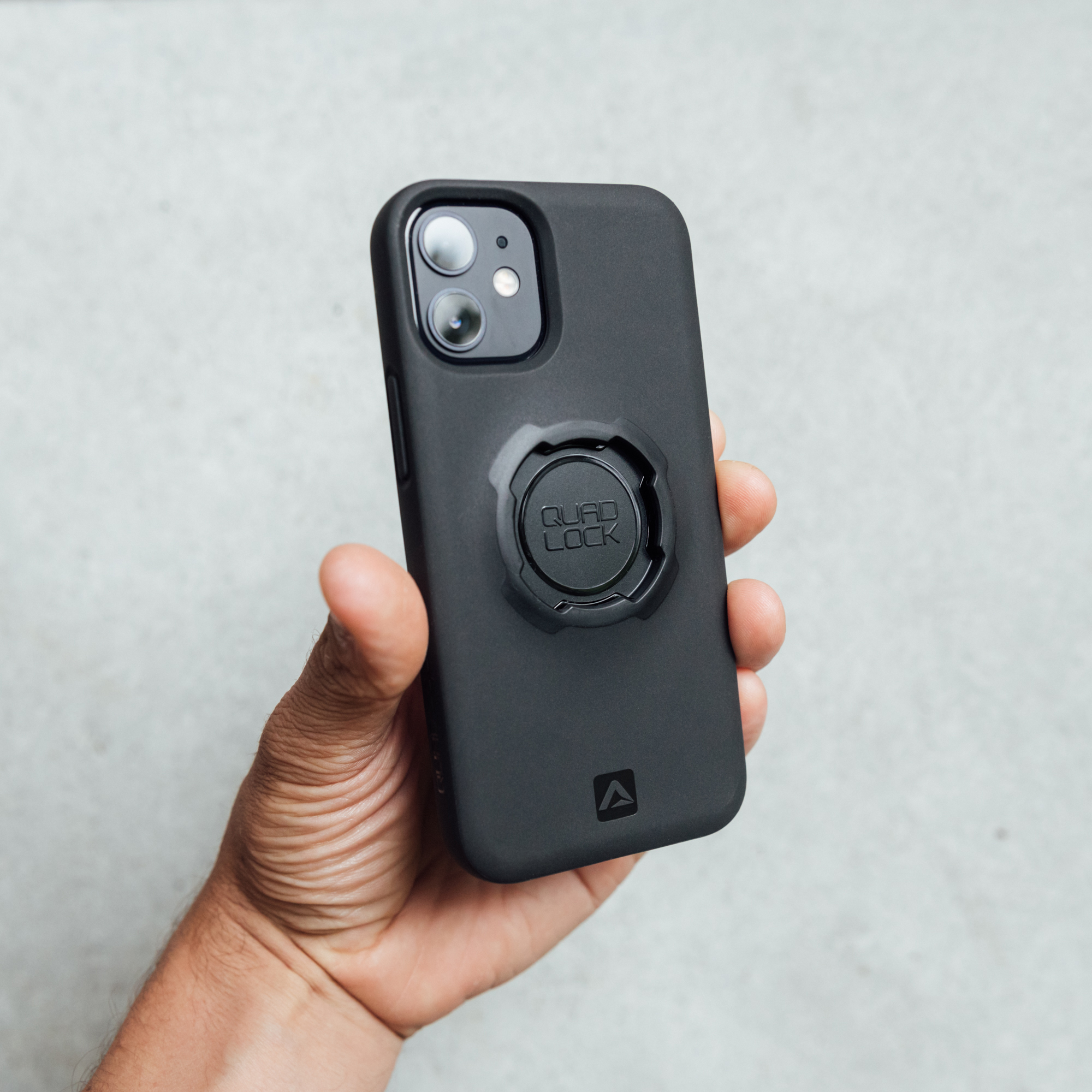 Чехол Quad Lock® Case для iPhone 13