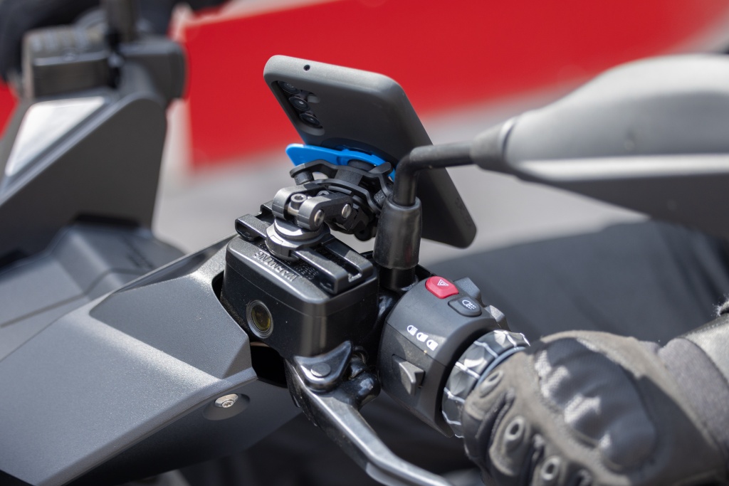 Крепление на бачок сцепления/тормоза мотоцикла Quad Lock® Brake Reservoir Mount