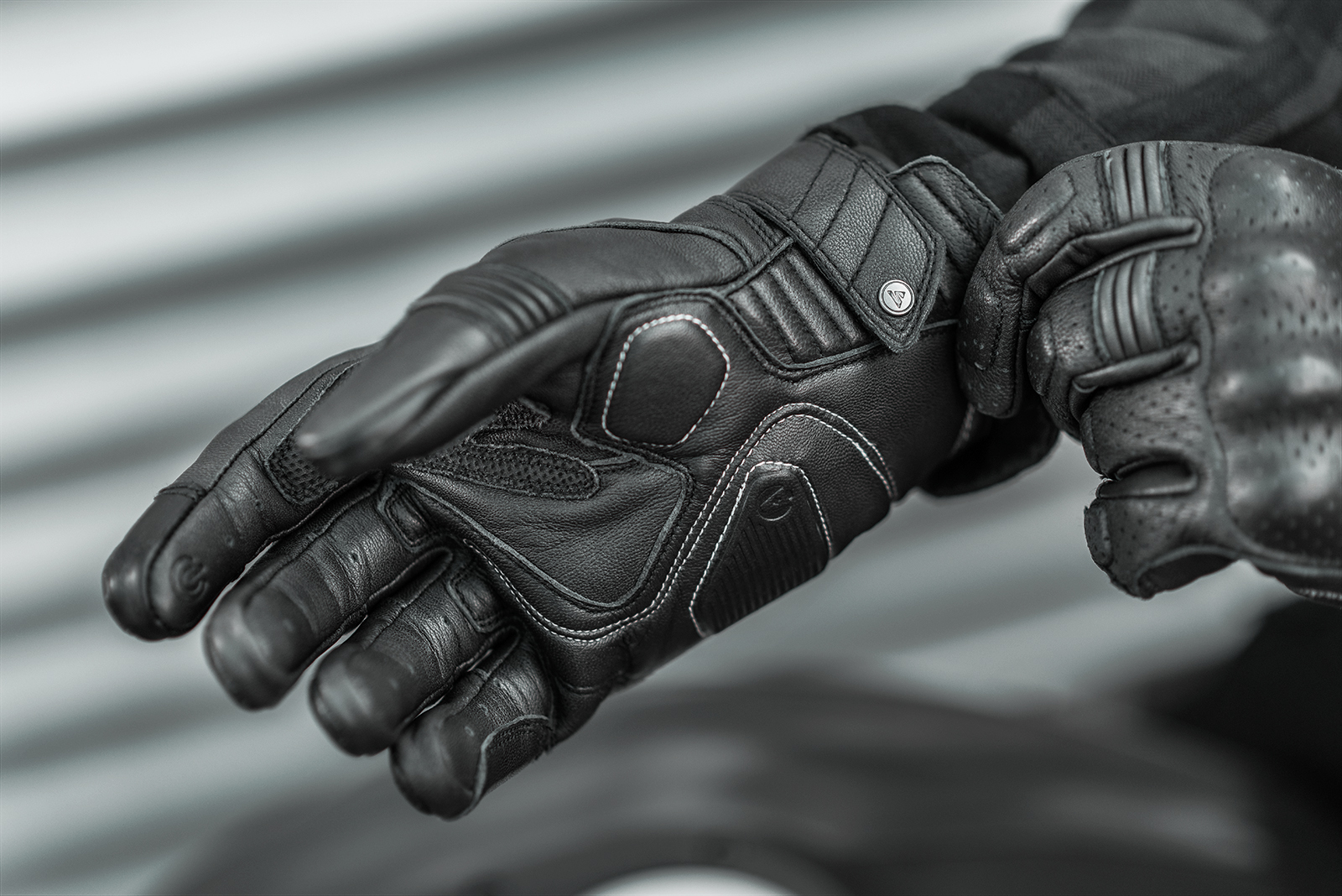 Мотоперчатки кожаные SHIMA AVIATOR черный